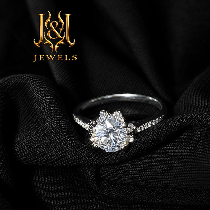 Eternal Sparkle moisannite 6.5mm 1ct