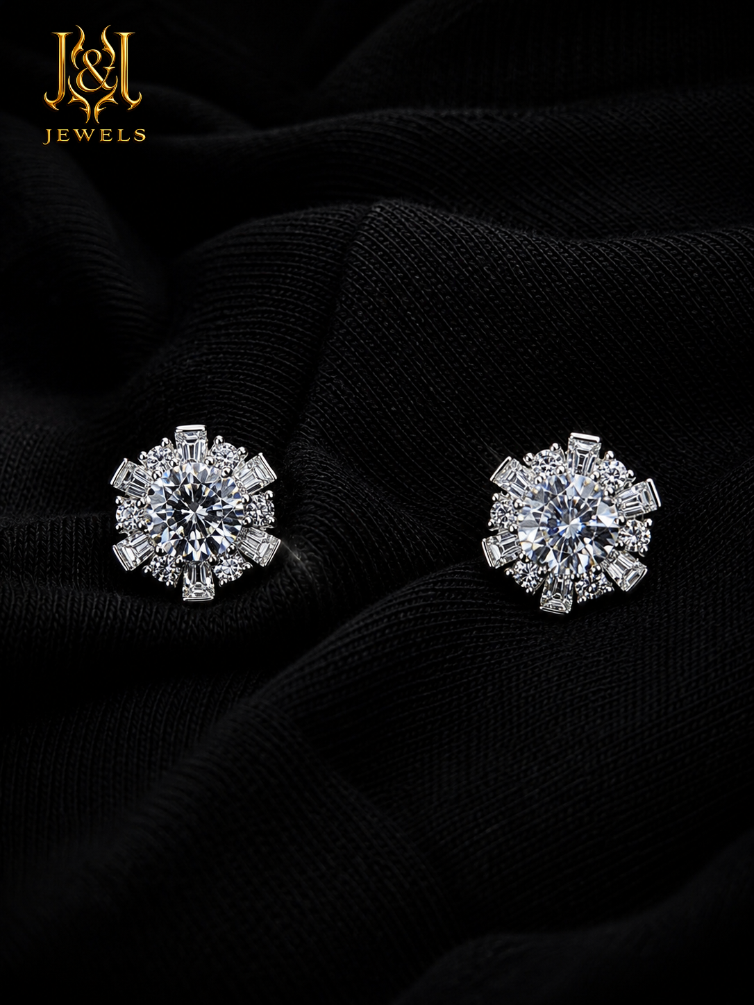 The Maison Soleil Éclat Studs – 1CT