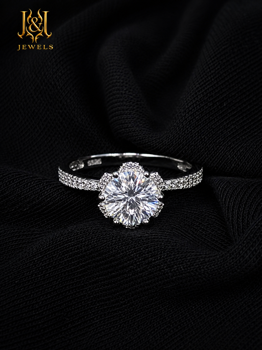 The Maison Fleur Éternelle Ring – 1CT