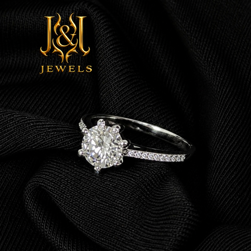 Eternal Sparkle moisannite 6.5mm 1ct