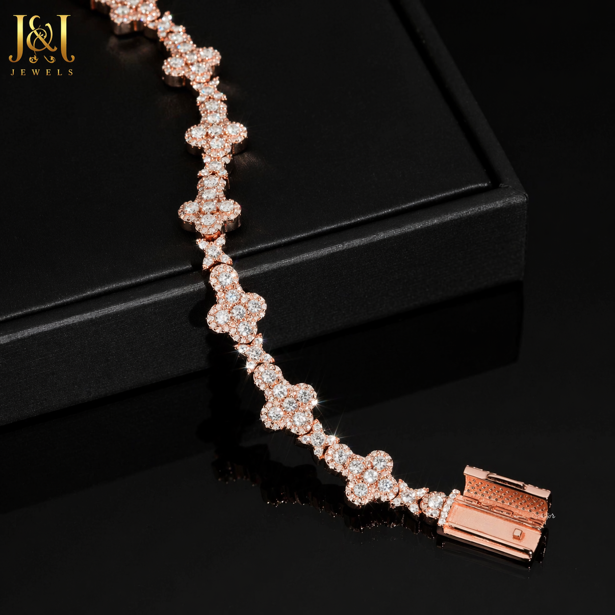 Éclat Clover Moissanite Bracelet